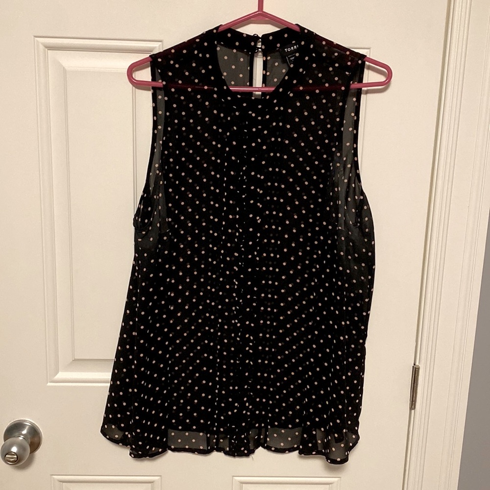 Size 1X Black Sleeveless Blouse with Pink Polka Dots